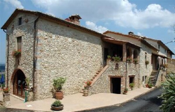 Exterior - Private house on a farm (Siena)