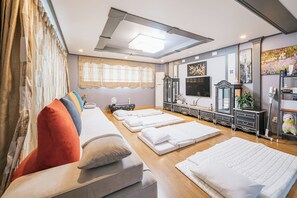 Premium Penthouse | Living area | 32-inch TV with cable channels, heated floors - Hotel B (Jeju City)