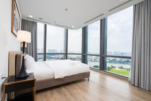 家庭公寓 | 特色装修、特色家居、办公桌、遮光窗帘