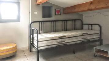 4 Schlafzimmer, Schreibtisch, Bügeleisen/Bügelbrett, Internetzugang