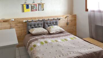 4 chambres, bureau, fer et planche Ă repasser, accĂšs Internet