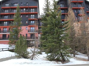 Exterior - Cozy Studio for 4 in Calm Area, Near Lift, Ski-in/Ski-out, TV, Ski Locker, Risoul 1850 (Risoul)