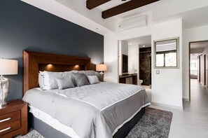 2 makuuhuonetta, tallelokero huoneessa, silitysrauta/-lauta