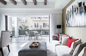 Älytelevisio, kirjoja, stereot