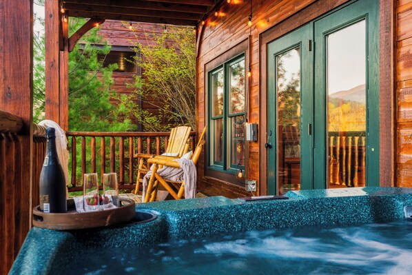 Outdoor spa tub
