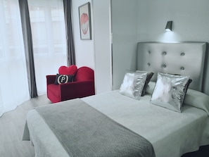 Standard-Doppelzimmer | Allergikerbettwaren, Betten mit Memory-Foam-Matratzen