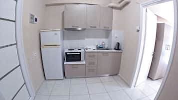 Panoramic Apartment, Beach View | Private kitchen