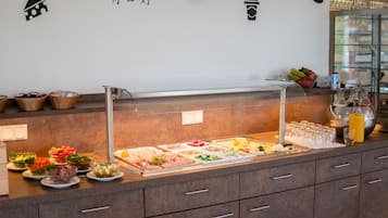 Desayuno buffet todos los días (con cargo)