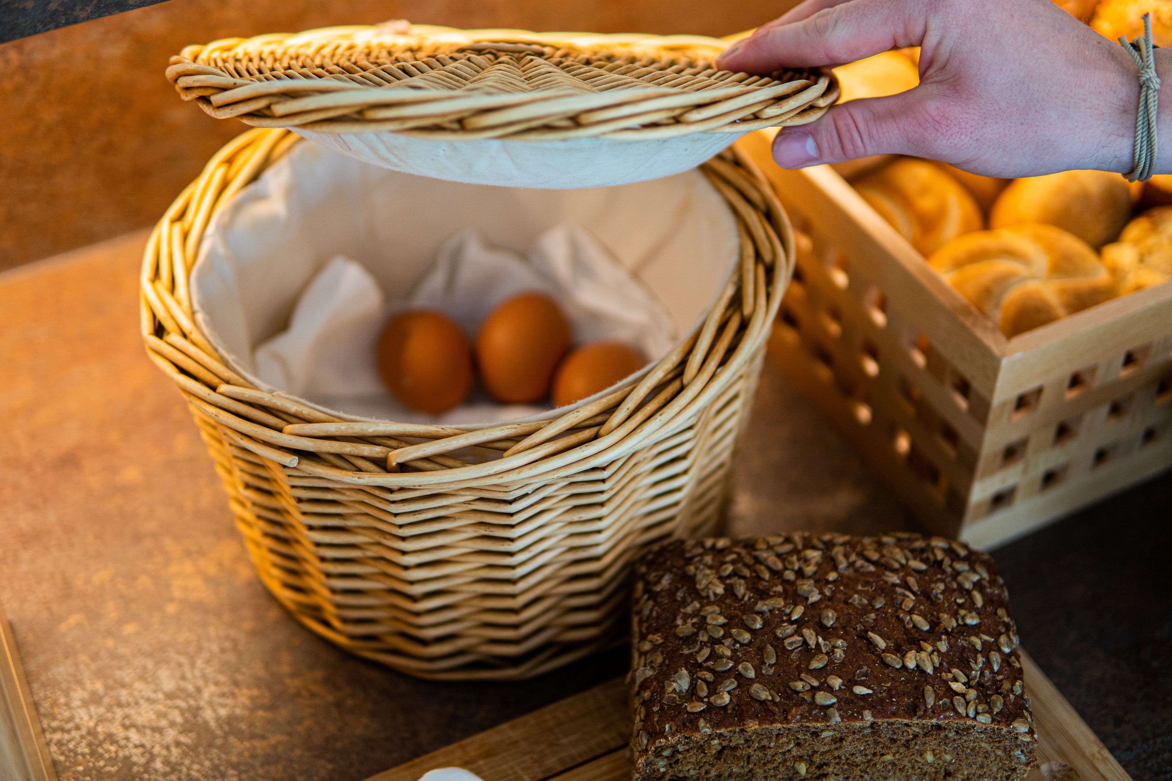 daily buffet breakfast for a fee