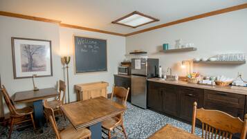 Ilmainen pÀivittÀinen mannermainen aamiainen