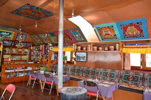 付費供應現點現煮早餐