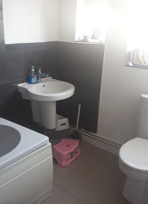 Bathroom - single room wirh shared bathroom (Birmingham)
