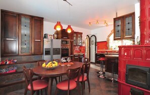 Luxury Villa, Multiple Beds, Non Smoking, Pool View | Shared kitchen | Oven, stovetop, dishwasher, coffee/tea maker - Zekova torina (Cista Provo)