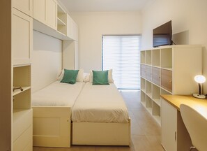 3 bedrooms, iron/ironing board, free WiFi, bed sheets - Central Apartment in St Julian's (Saint Julian's)