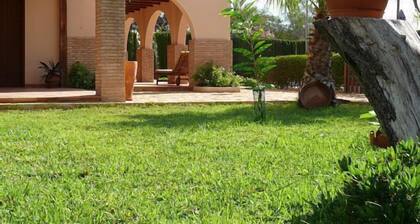 PLAYA MIL PALMERAS. CHALET SUR LA PLAGE - DES JOURS DE VACANCES INOUBLIABLES