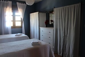 3 chambres, bureau, fer et planche Ă repasser, Wi-Fi gratuit