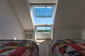 3 chambres, fer et planche à repasser, Wi-Fi, draps fournis