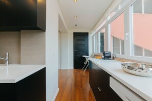 Fridge, microwave, oven, stovetop