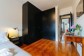 3 bedrooms, laptop workspace, iron/ironing board, travel crib