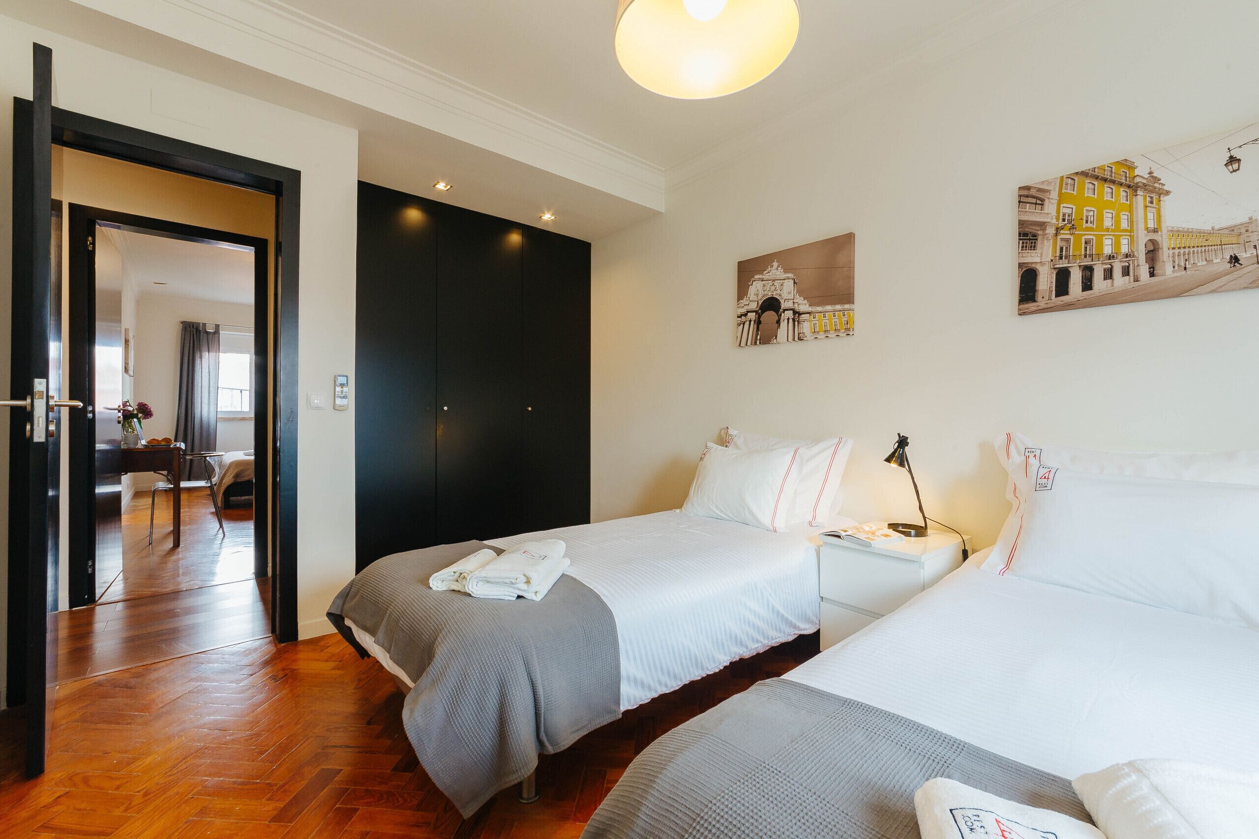 3 Schlafzimmer, laptopgeeigneter Arbeitsplatz, Bügeleisen/Bügelbrett