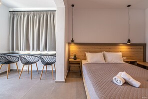 Basic Apartment, 1 Bedroom | In-room safe, soundproofing, iron/ironing board, free WiFi - Katerina View Mykonos (Mykonos)