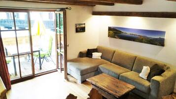 Apartemen (Südberge) | Area keluarga | Smart TV 43-inci dengan saluran TV satelit, TV, dan Netflix