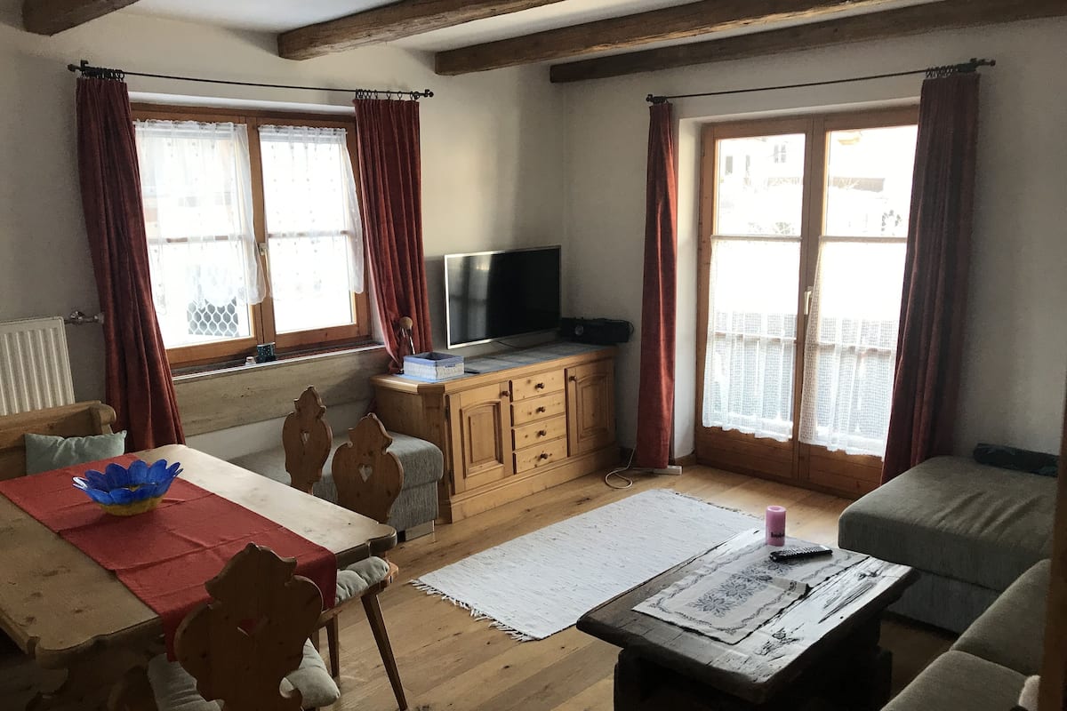 Apartamento (Südberge) | Zona de estar | Una Smart TV, Netflix, películas de pago, suelo radiante