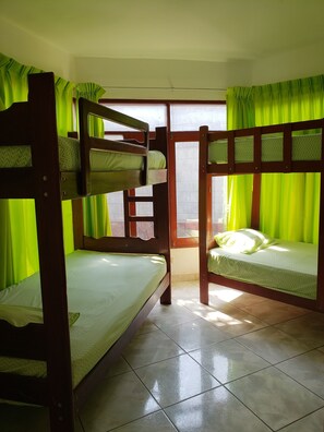 Wi-Fi gratuit, draps fournis