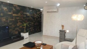 Appartamento Deluxe, 2 camere da letto, vista città | Vista strada