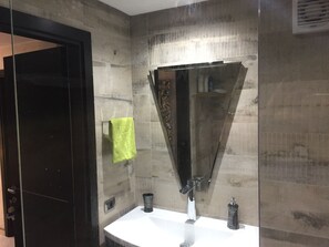 Ducha, cabezal de ducha tipo lluvia, artículos de tocador gratuitos