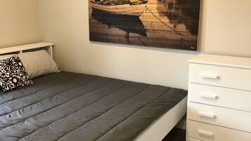 Bungalow, Multiple Beds, Non Smoking | 3 bedrooms, blackout curtains, iron/ironing board, free WiFi