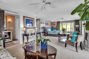 Suite romántica, baño en la habitación, vista al río | Lounge