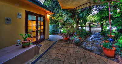 Hillview Oak B&B