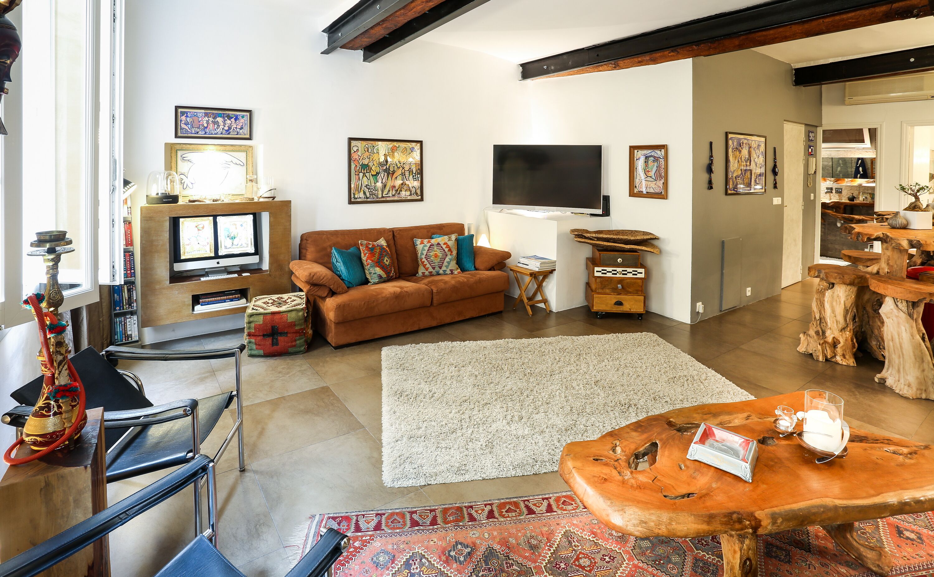 TV, video library, stereo