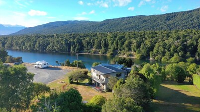 GLENDALE RIVER VIEW HOLIDAY HOUSE