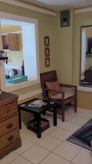 Interior - The Phoenix comfort sunset Guest suite (Nassau bahamas)
