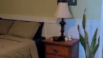 1 dormitorio, tabla de planchar con plancha, wifi y ropa de cama