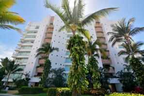 Exterior - Beachfront Luxury Condo (Nuevo Vallarta)