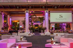 Banquet hall