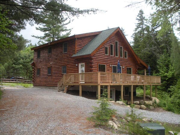 Exterior - Beautiful Log Home NINJA 7086056 (Lake Placid)