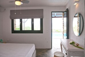 5 bedrooms, desk, iron/ironing board, internet - Villa Melydia, a family Friendly Villa With Swimming Pool, 50 Meters From Se (KEA)