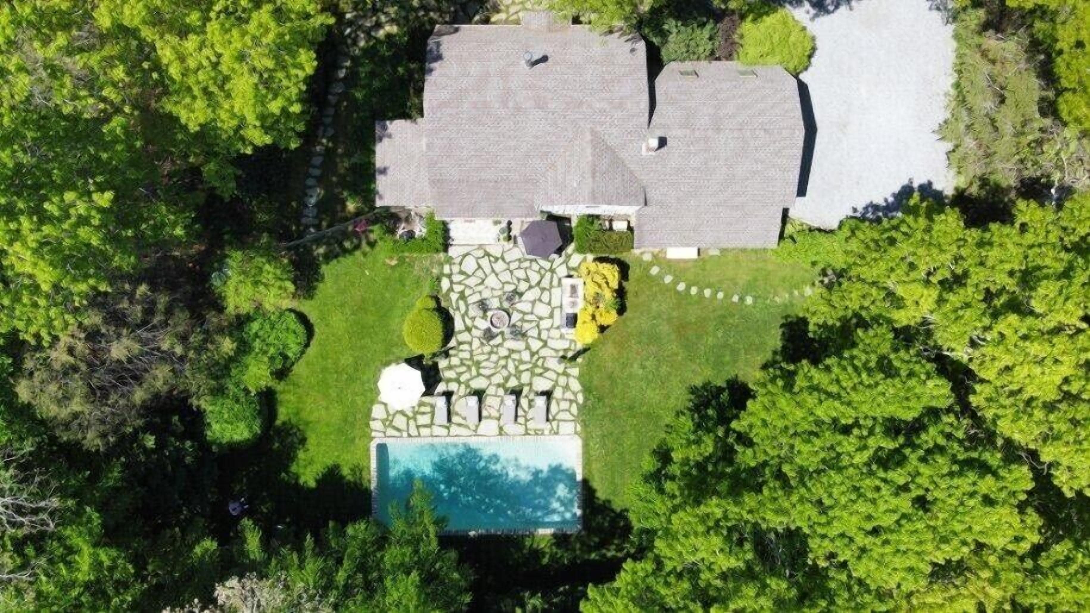 Hampton Beach Barn w/ Infrared Sauna and Heated Pool - Dog friendly.
