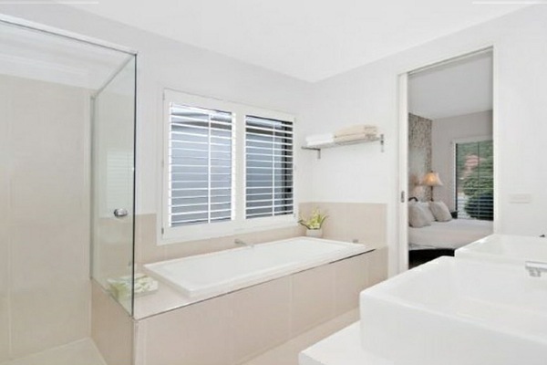 Combined shower/tub, hair dryer, towels, soap