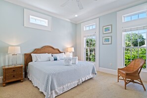 7 bedrooms, desk, iron/ironing board, travel cot