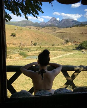 المنطقة المحيطة بالمنشأة