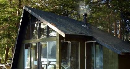 Perfect Lakeside Getaway - Craig's Pond Cabin (45m from Acadia National Park)