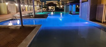 Beautiful, Quiet Condo 5 min. walk from Eagle beach