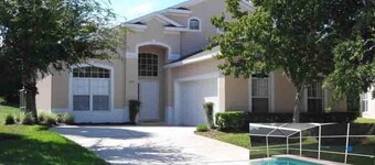 A slice of Heaven! Vacation home near Disney with private pool!