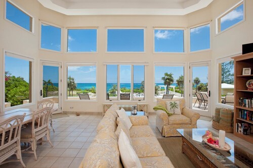 Privé de 5 chambres immobilier bord de mer avec piscine sur New Pink Sand Beach