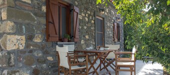 'Perivoli' Stone House